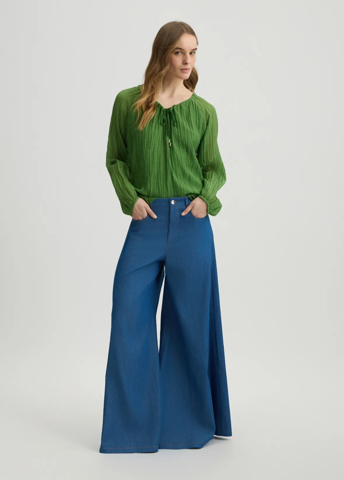 Blusa con laccetti