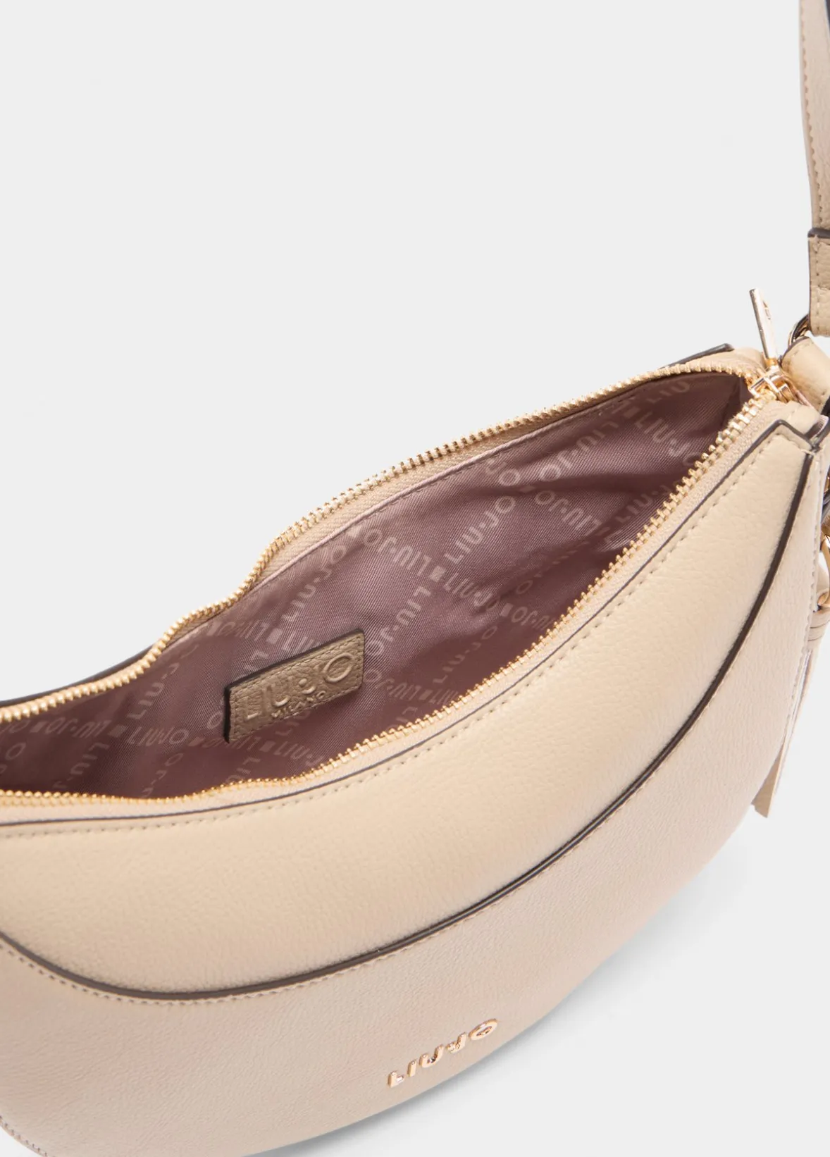 Borsa a spalla media con charm
