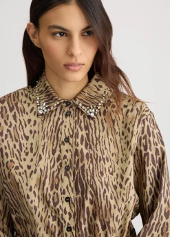 Camicia animalier con ricami gioiello