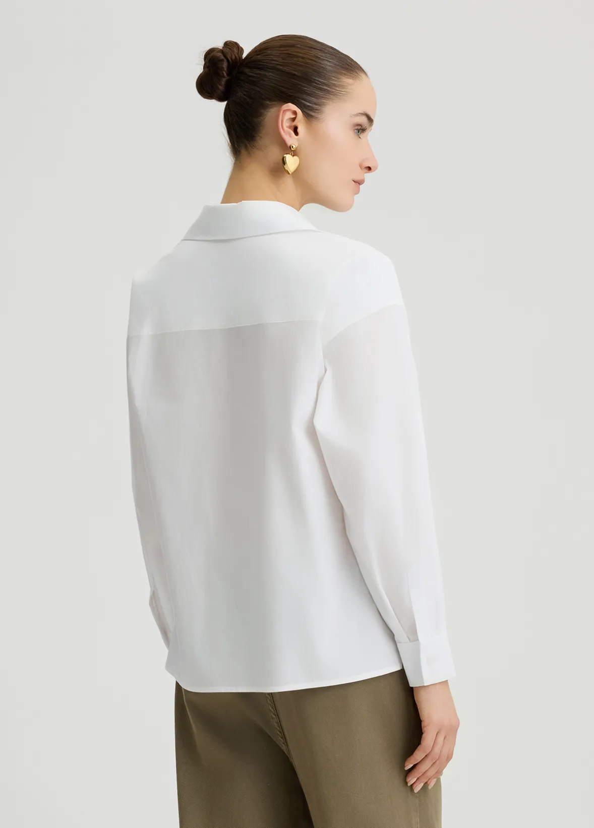 Camicia con dettagli gioiello