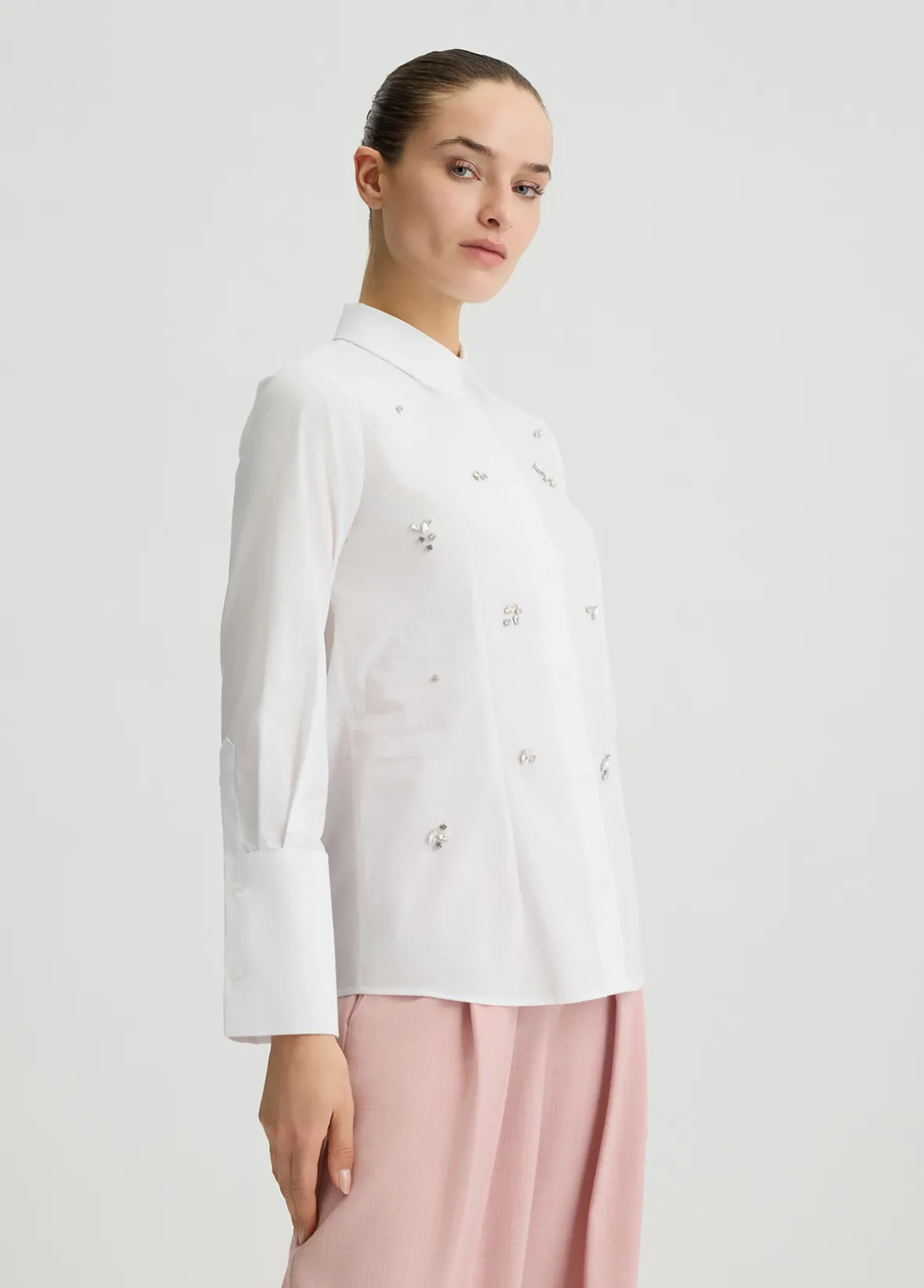Camicia con ricami gioiello