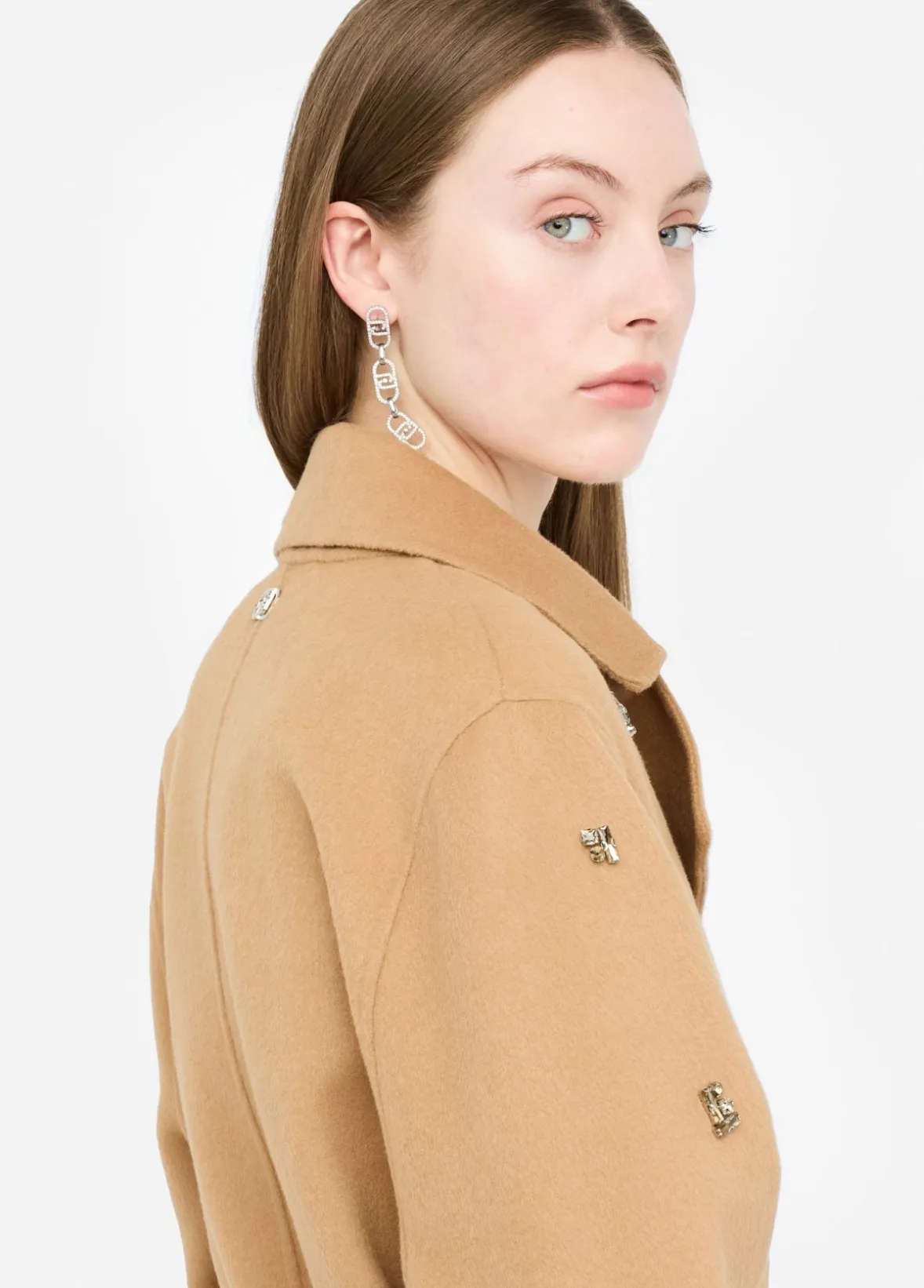 Cappotto in lana con ricami gioiello