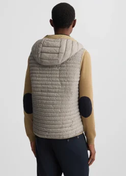 Gilet con cappuccio removibile
