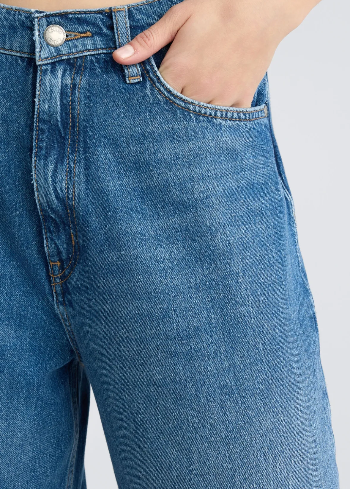 Jeans baggy a vita bassa