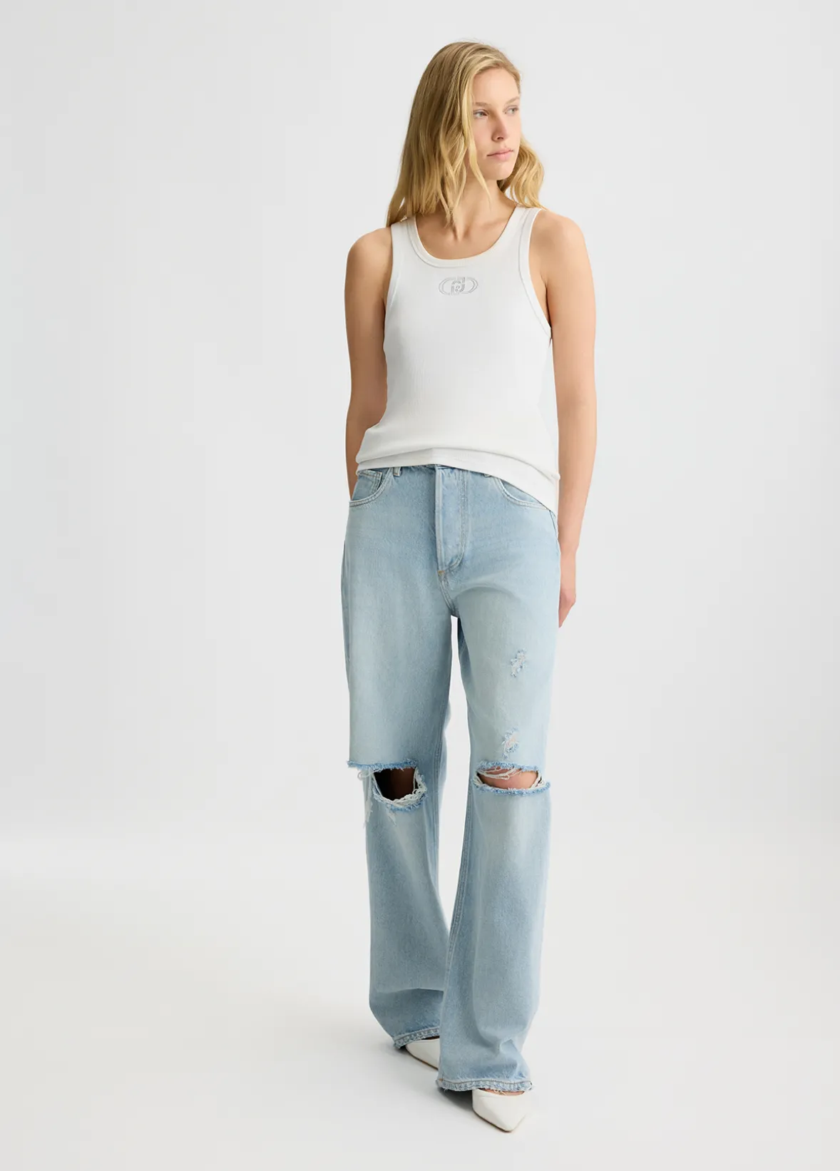 Jeans baggy con strappi