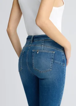 Jeans bootcut con cintura