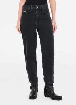 Jeans boyfriend con tasca matelassé