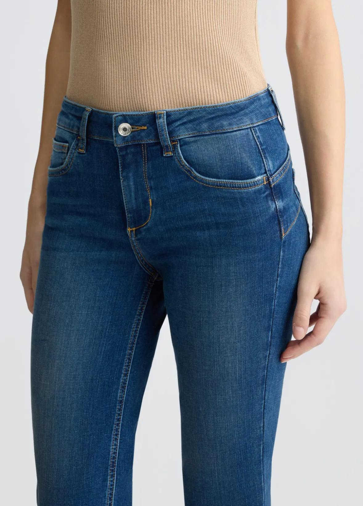Jeans Capri con strass