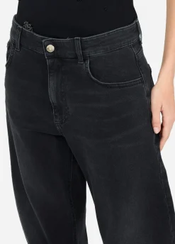 Jeans carrot fit a vita alta