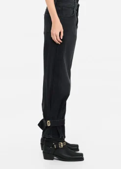 Jeans carrot fit a vita alta