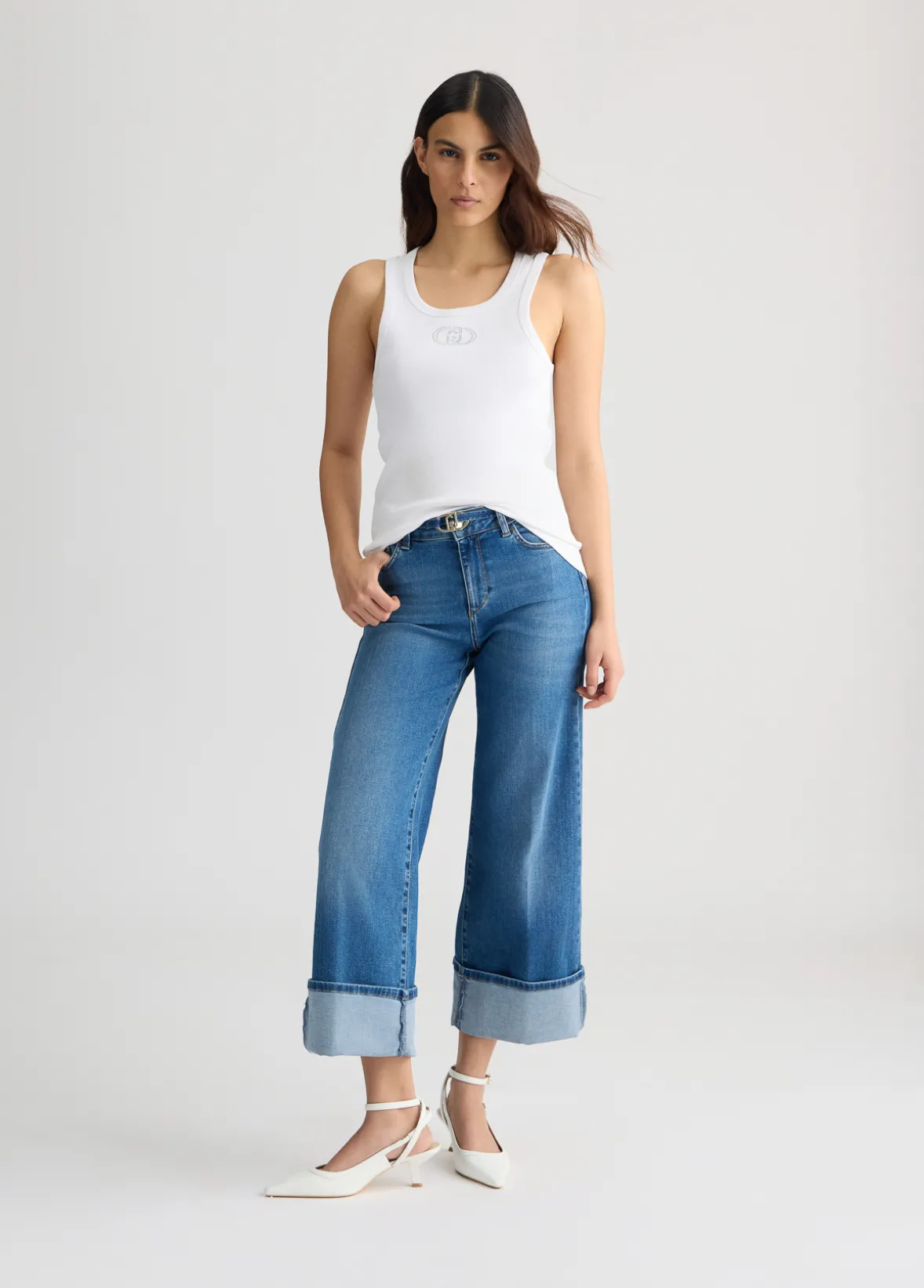 Jeans cropped con risvolto