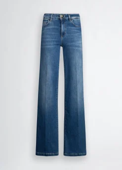Jeans flare con cintura