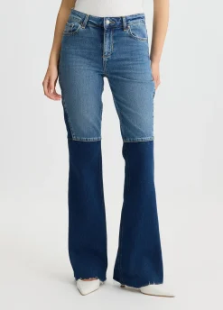 Jeans flare con patchwork