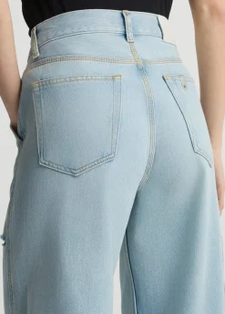 Jeans flare con piccoli strappi