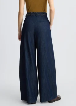 Jeans flare con pinces