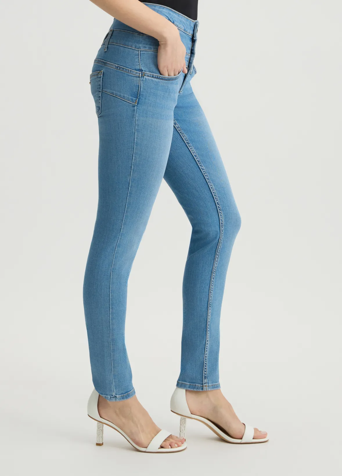 Jeans skinny a vita alta
