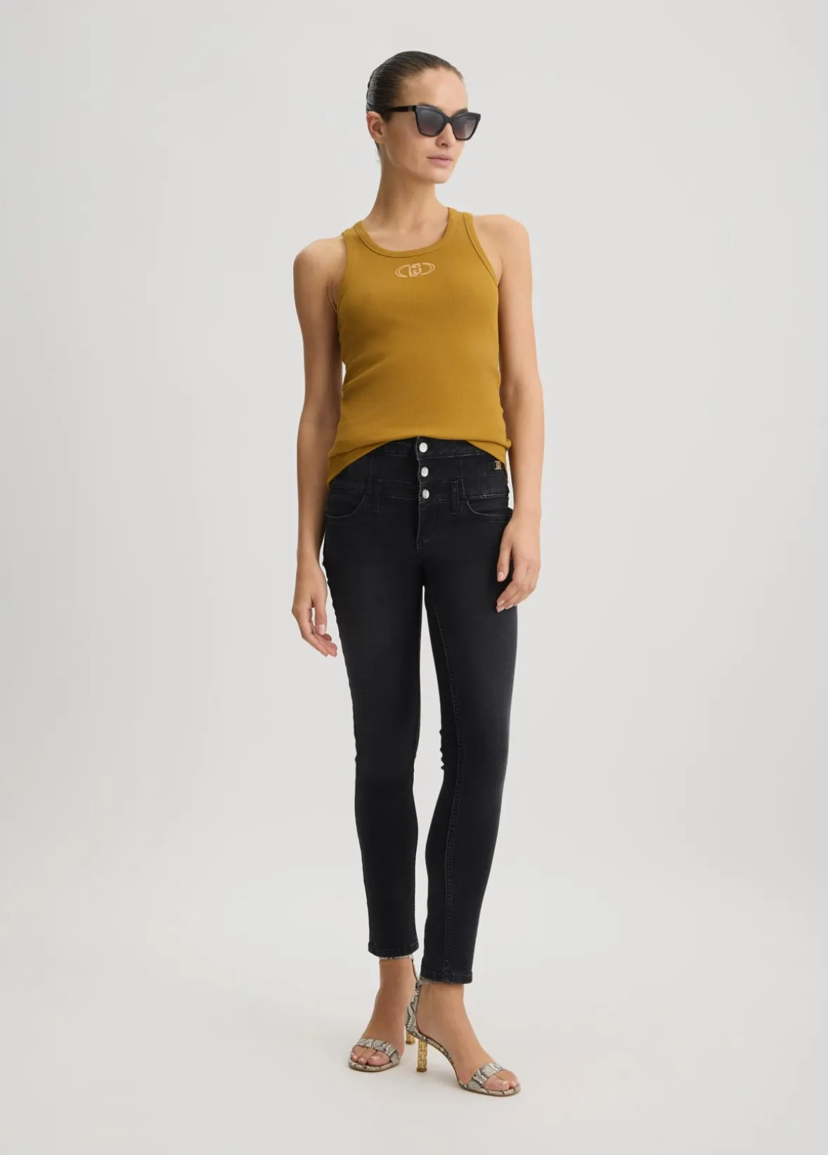 Jeans skinny a vita alta