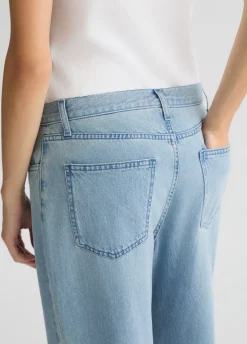Jeans straight con charm gioiello