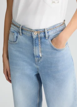 Jeans straight con cintura elegante