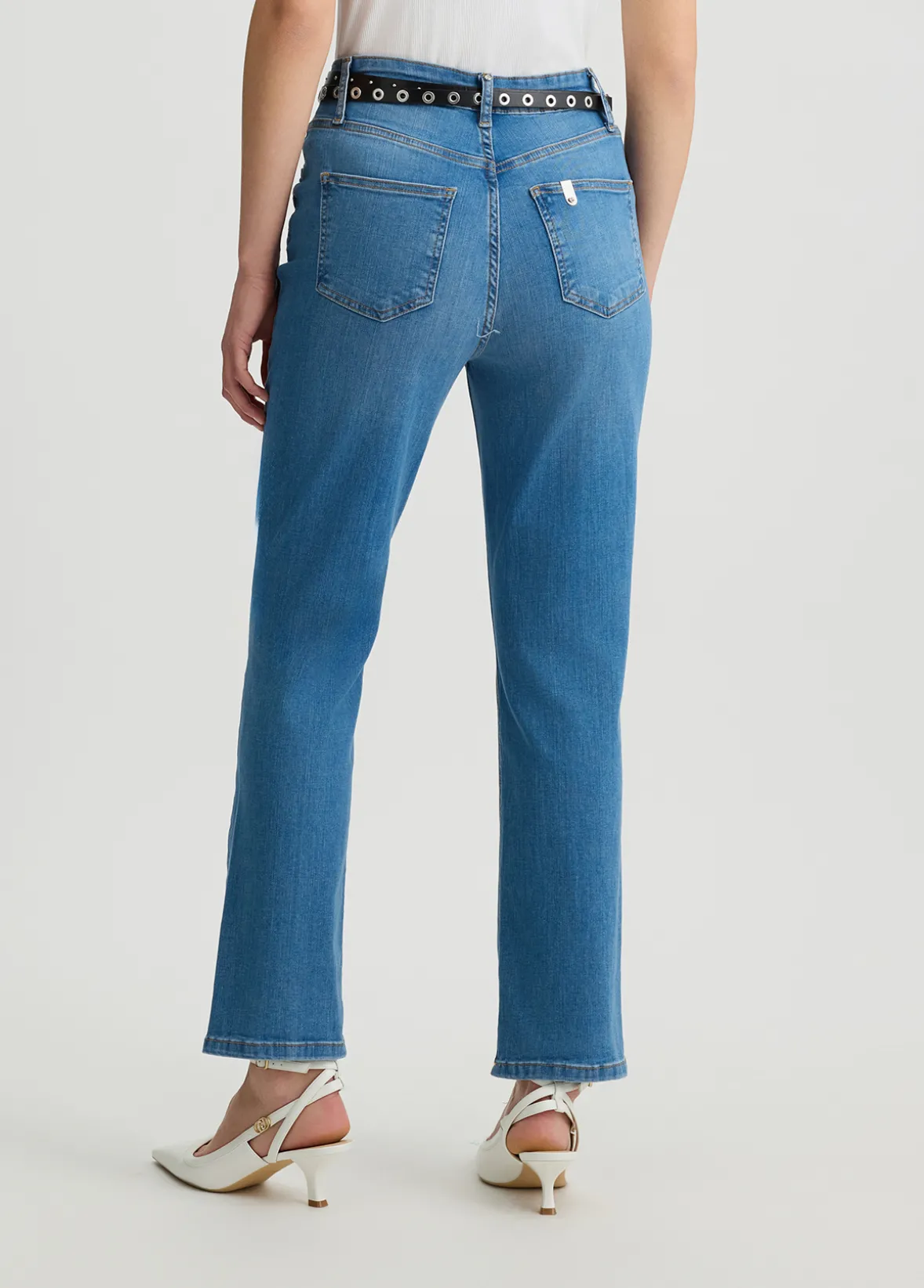 Jeans straight cropped con cintura