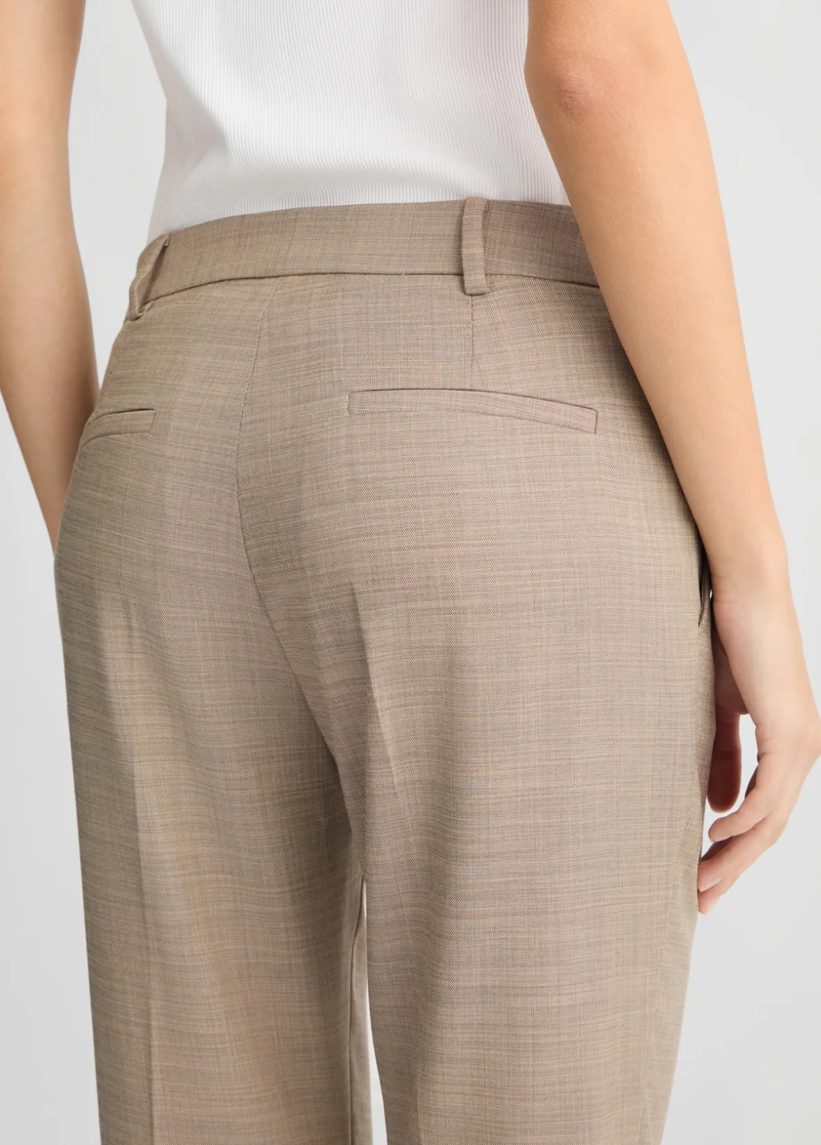 Pantaloni a vita alta