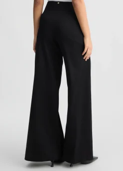 Pantaloni ampi con cintura