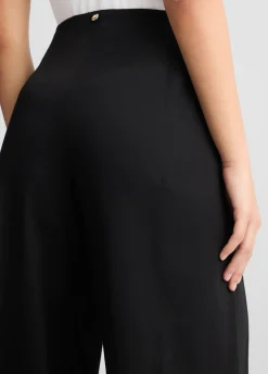 Pantaloni ampi con cintura