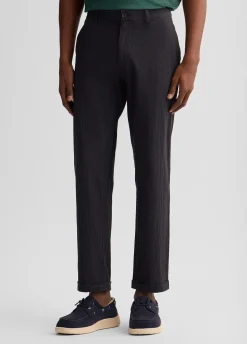 Pantaloni chino in seersucker