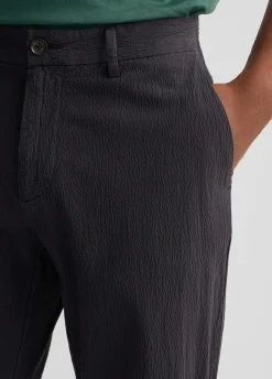 Pantaloni chino in seersucker