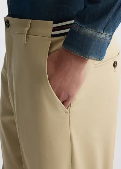 Pantaloni con inserto elastico