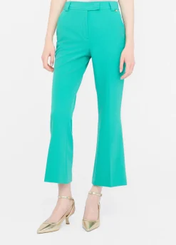 Pantaloni flare