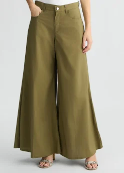 Pantaloni flare