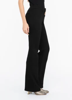 Pantaloni flare