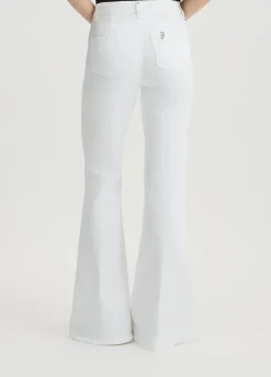 Pantaloni flare