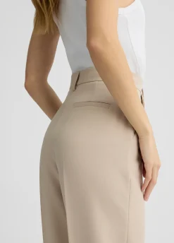 Pantaloni flare