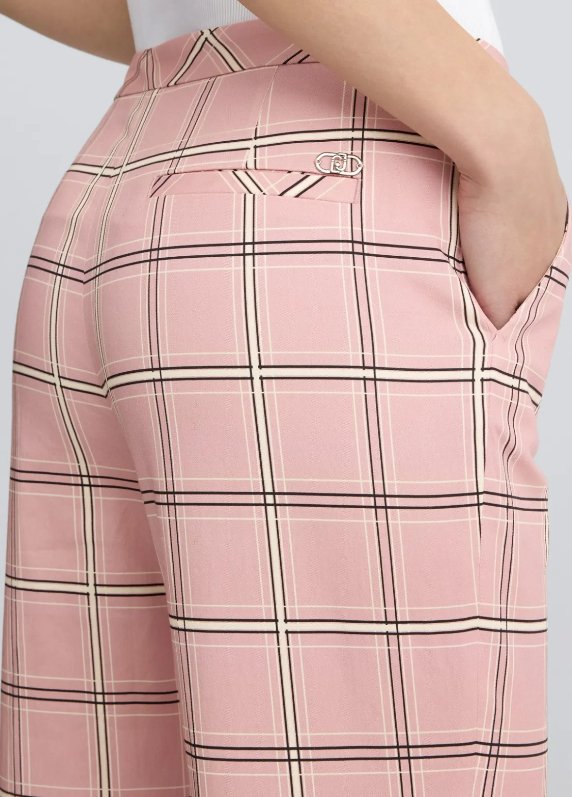 Pantaloni flare check