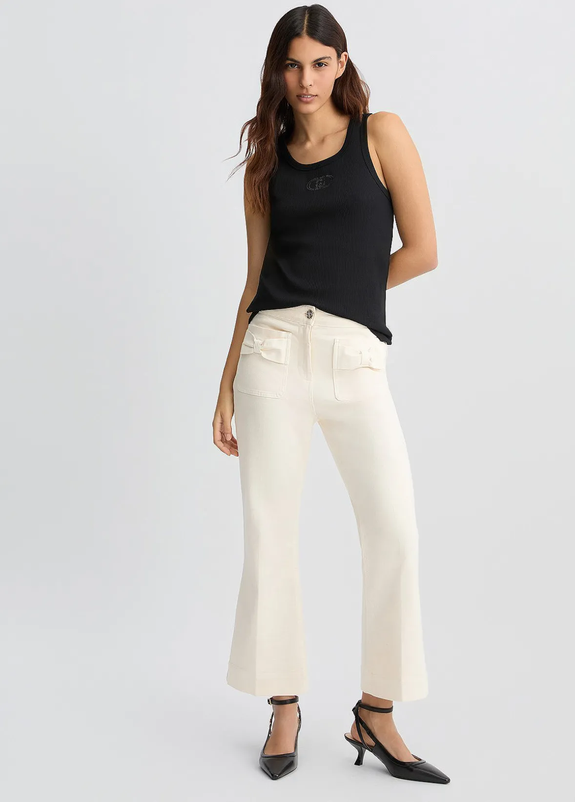 Pantaloni flare cropped in cotone
