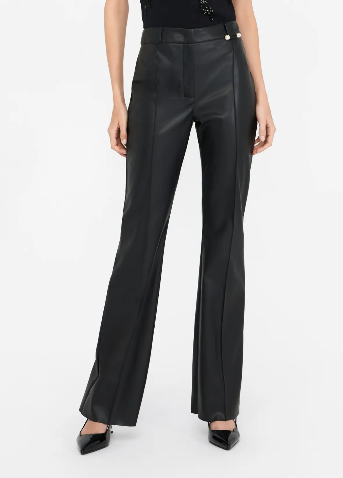 Pantaloni flare in tessuto spalmato