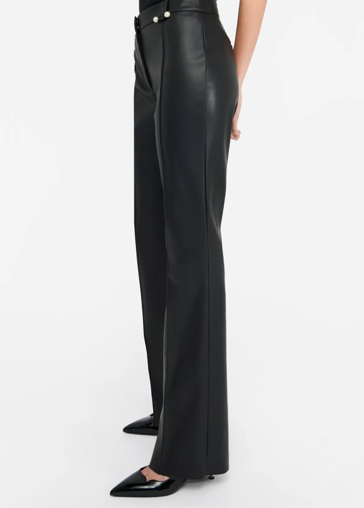 Pantaloni flare in tessuto spalmato
