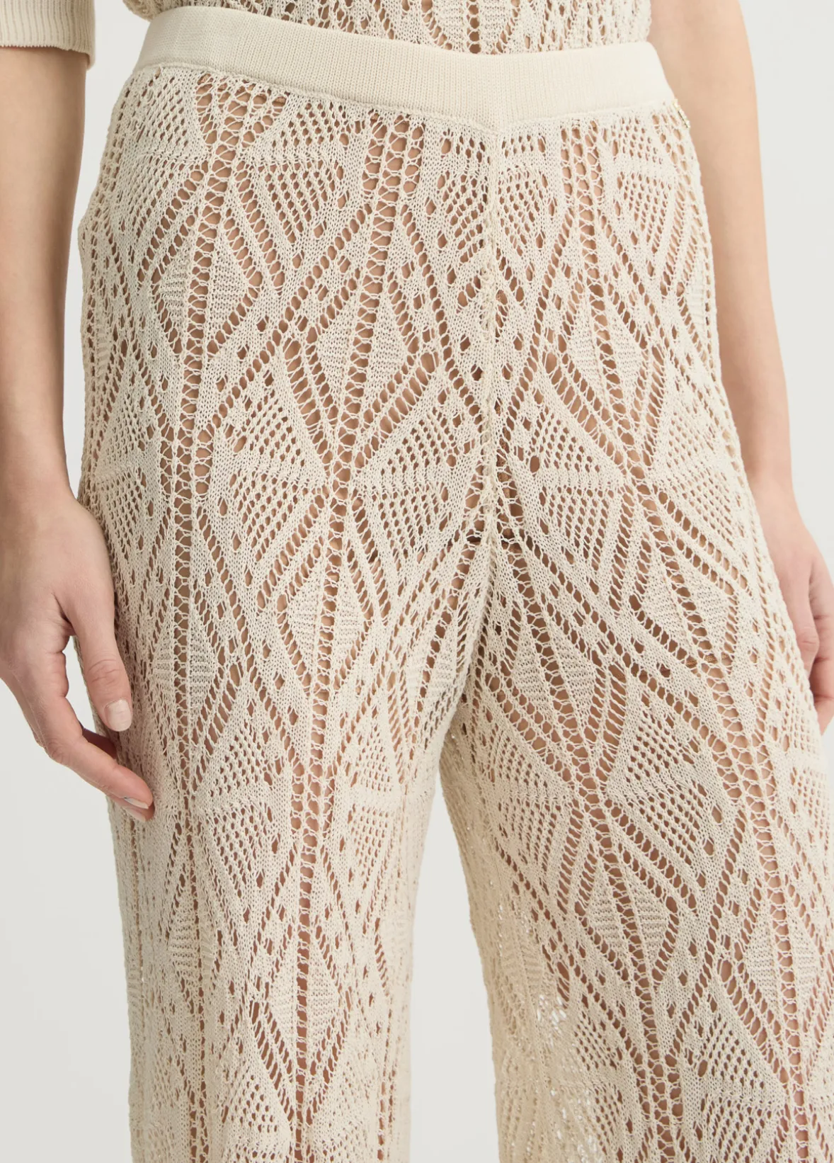 Pantaloni in maglia crochet