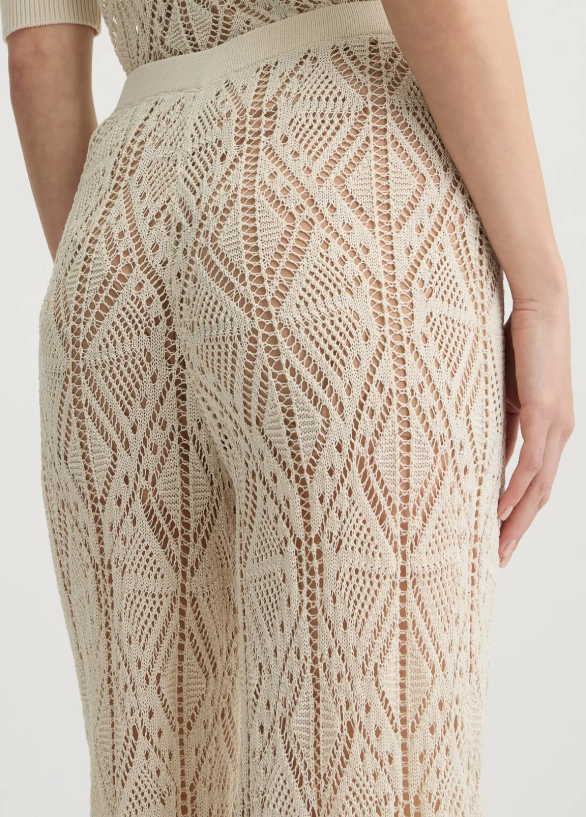 Pantaloni in maglia crochet