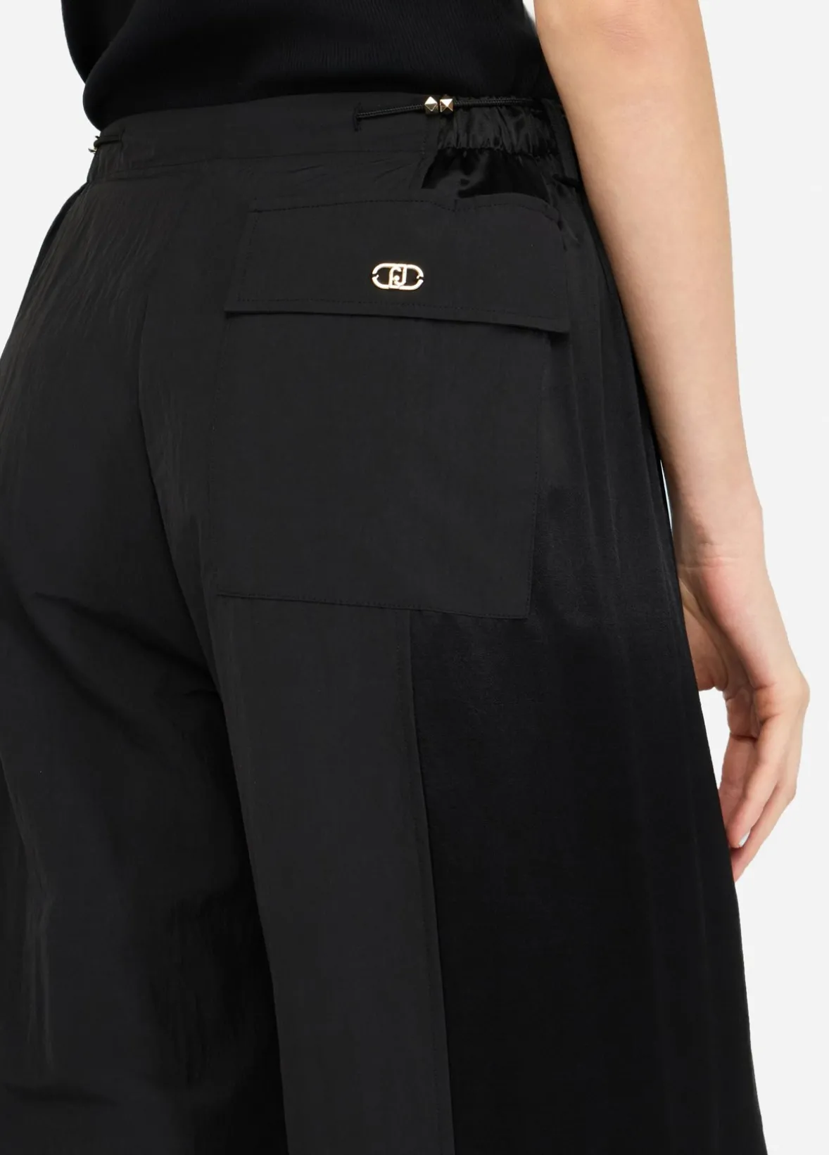 Pantaloni jogging in nylon e raso