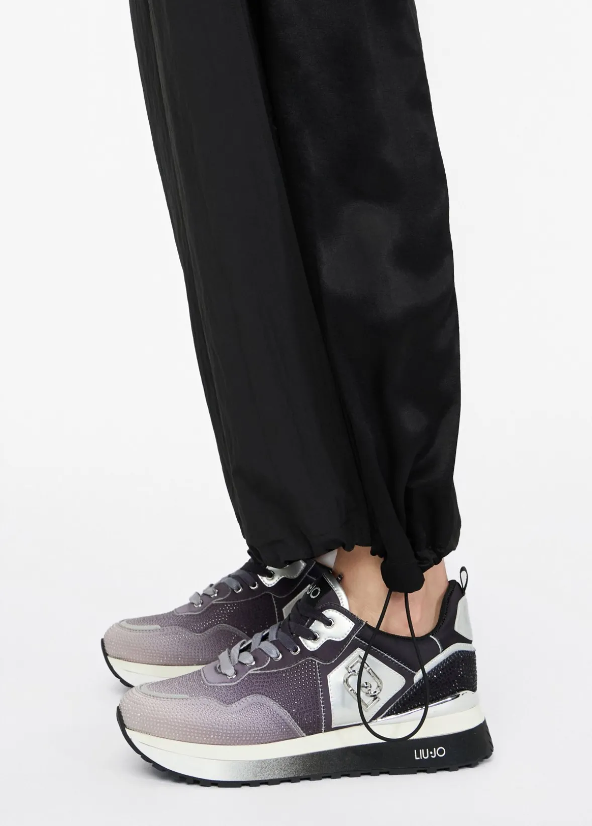 Pantaloni jogging in nylon e raso