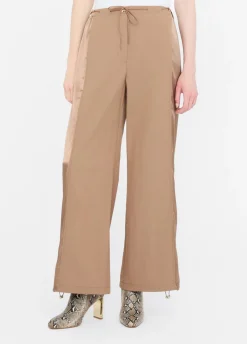 Pantaloni jogging in nylon e raso