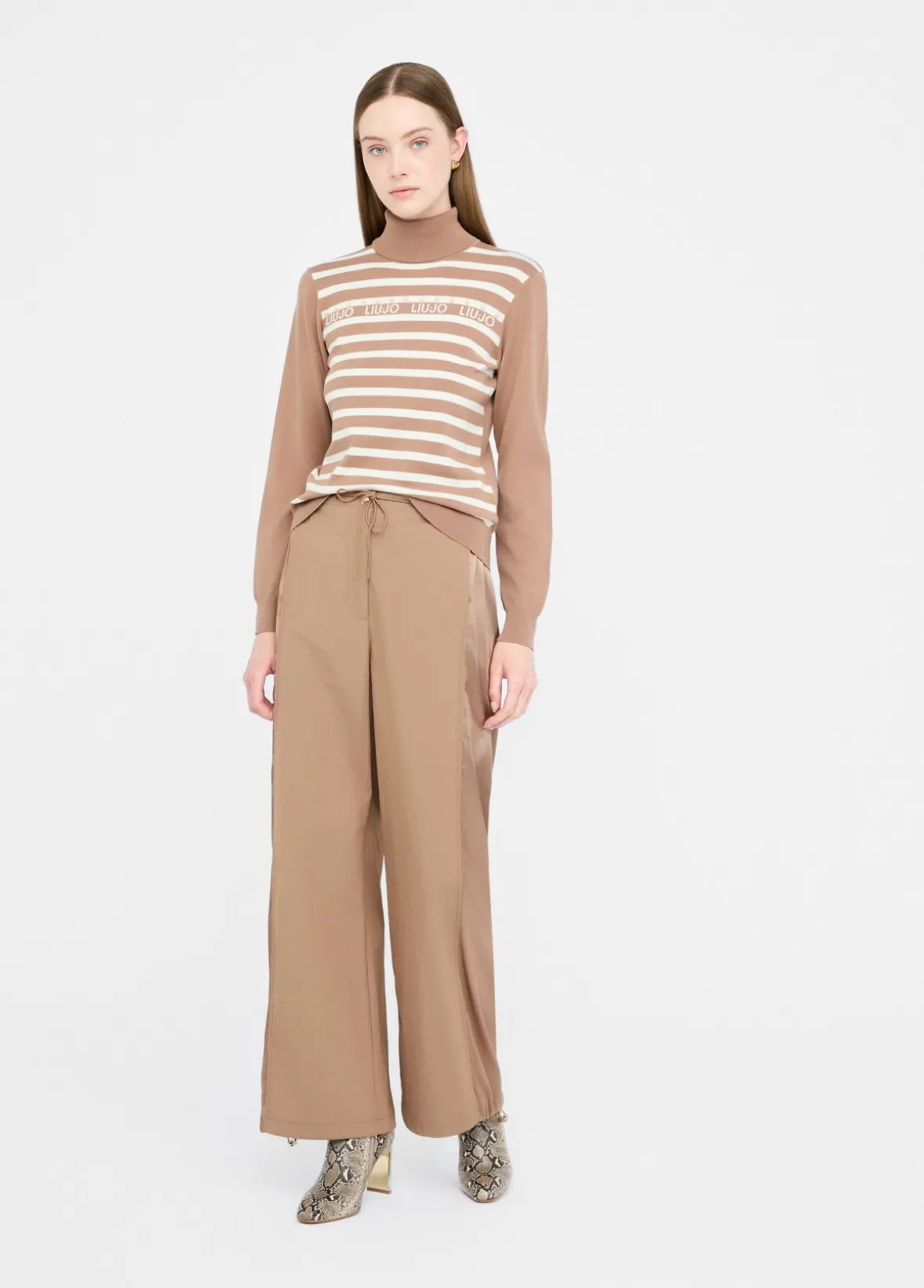 Pantaloni jogging in nylon e raso
