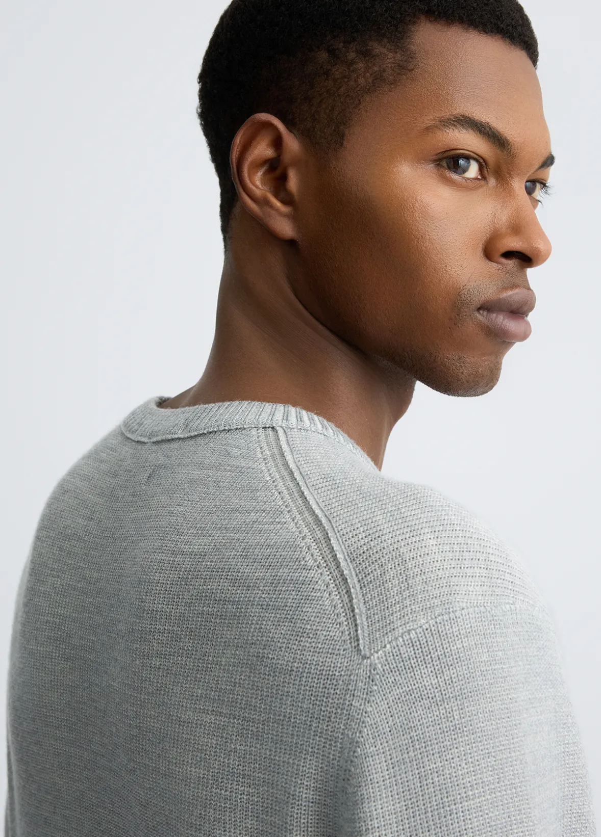 Pullover in lana color ghiaccio