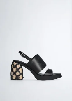Sandali con tacco in rafia