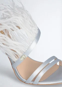 Sandali eleganti con piume