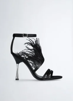Sandali eleganti con piume