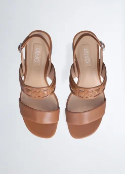 Sandali in pelle con tacco largo
